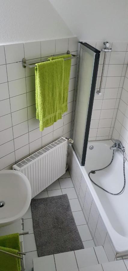 *To Hus* Wohnung Am Rande Von Jever Exteriör bild